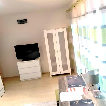 Ruhige Und Gruene Terassenwohnung Appartement